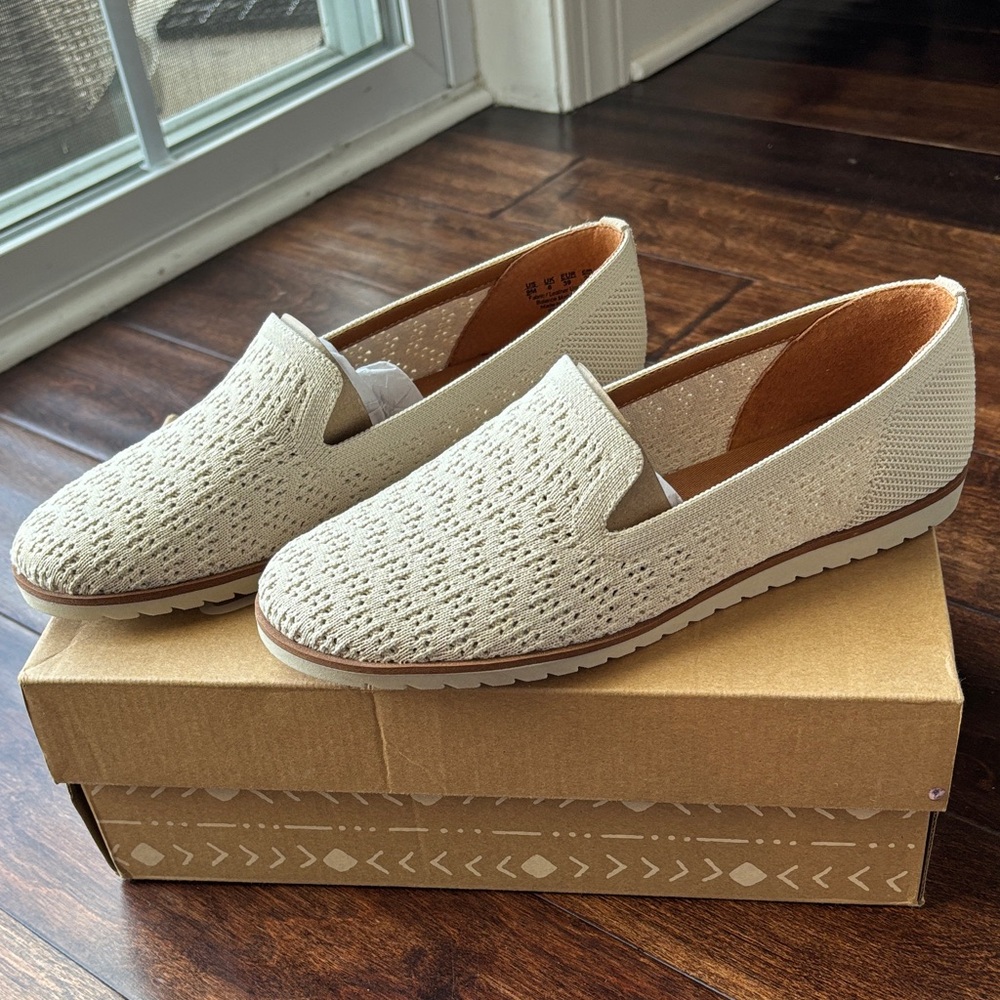 Zodiac Cream Knit Slip-On Loafers